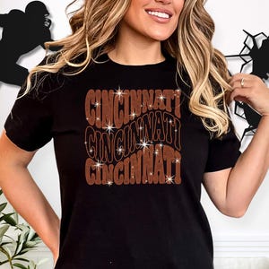シンシナティ ラインストーン シャツ：テールゲーティング ゲームデー フットボール スパークル T シャツ