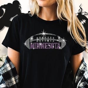 Minnesota Strass Fussball T-Shirt: Groovy Team Fan Tee