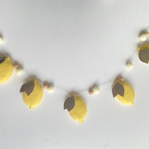 lemon garland, lemon nursey decor garland,felt garlan, baby room decor,neutral garland