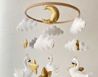 Cygne volant Lit moelleux Boho Mobile - Décor de chambre de bébé - Décor de chambre de bébé - Tenture murale cygne en feutre - Pour crèche