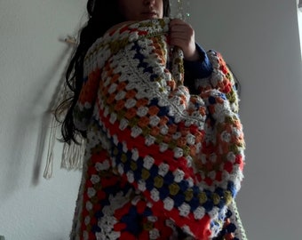 Modèle de cardigan crochet grand-mère hexagonal