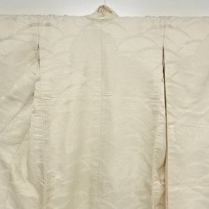 Vintage wedding kimono uchikake/shiromuku silk satin with flowers and carriage