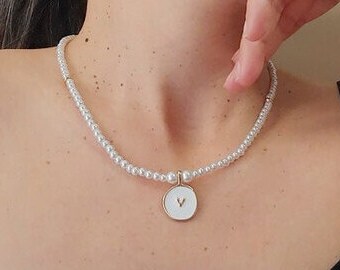 Gold Heart // Dainty Pearl Choker Necklace // Resin Pearl Necklace // White Pearl // Fine Pearl Choker with Mini Pearl Beads // Gift for Her