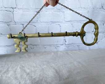 Vintage Brass Key Rack With 4 Hooks, Skelton Key Holder for Entryway Wall