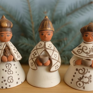 3 Wise Men Figurines, Pottery Folk Art Nativity Kings, Christmas table Display