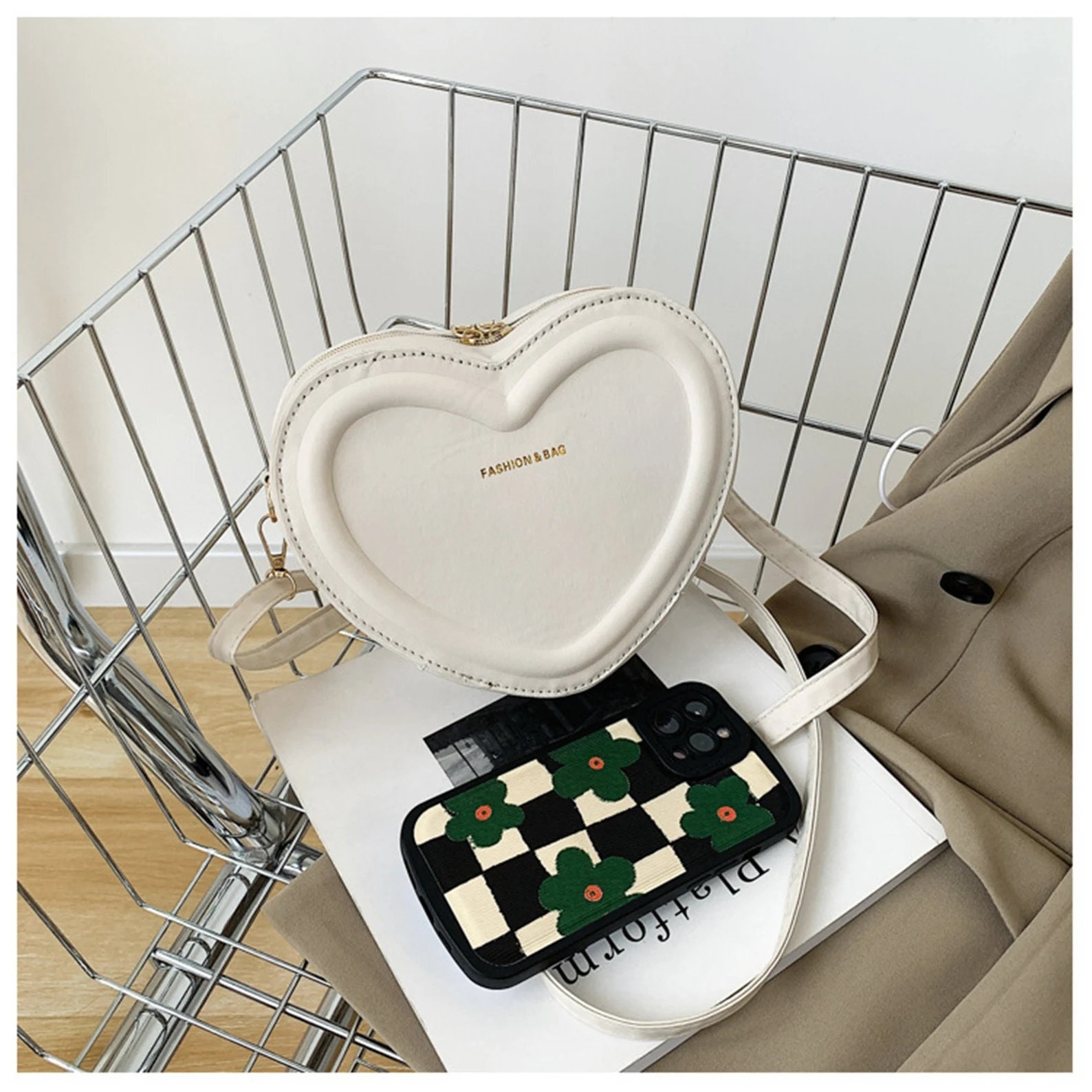 Heart Shaped Handbag, Minimalist Heart Design Novelty Bag, Peach Heart ...