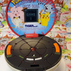 Vintage Tiger Electronics 1999 Pokemon POKE BALL Handheld LCD Game