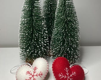 Rode en witte kerstdecoratie van wolvilt