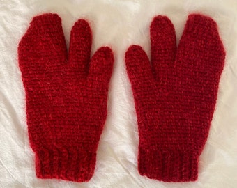 Tabi Mittens - Crochet Pattern