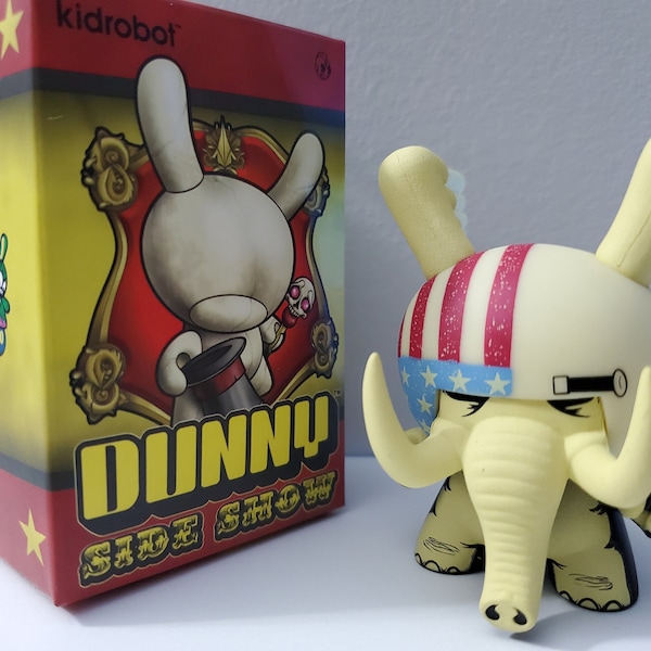 Jon-Paul Kaiser "Locodonca" Glow in the dark Case Exclusive 3 inch Kidrobot 2013 Series Dunny Art Toy Collectible