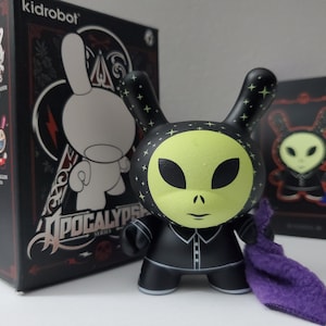 Mishka &quot;Alien&quot; Kidrobot Apocalypse 2012 Series Dunny Art Toy Collectible