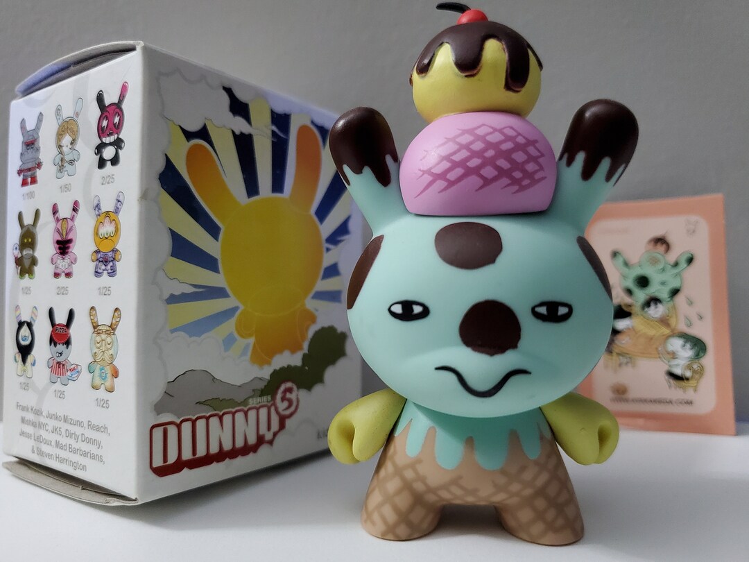 Aya Kakeda ice Cream Kidrobot 2008 Series 5 Dunny Art Toy Collectible