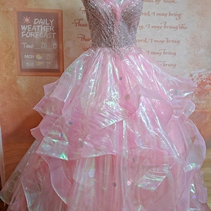 Costume cosplay di Ariana Glinda, vestito rosa da strega buona Glinda