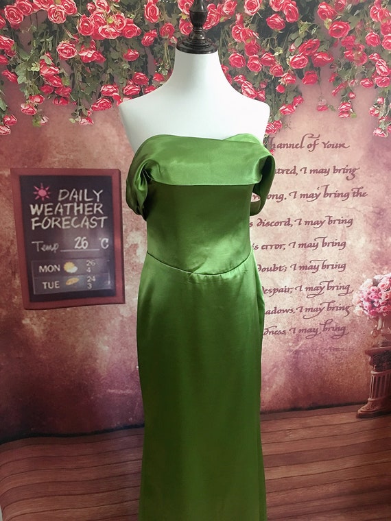 Christina Aguilera Sexy Green Off-the-shoulder Prom Dress in Burlesque -  TheCelebrityDresses