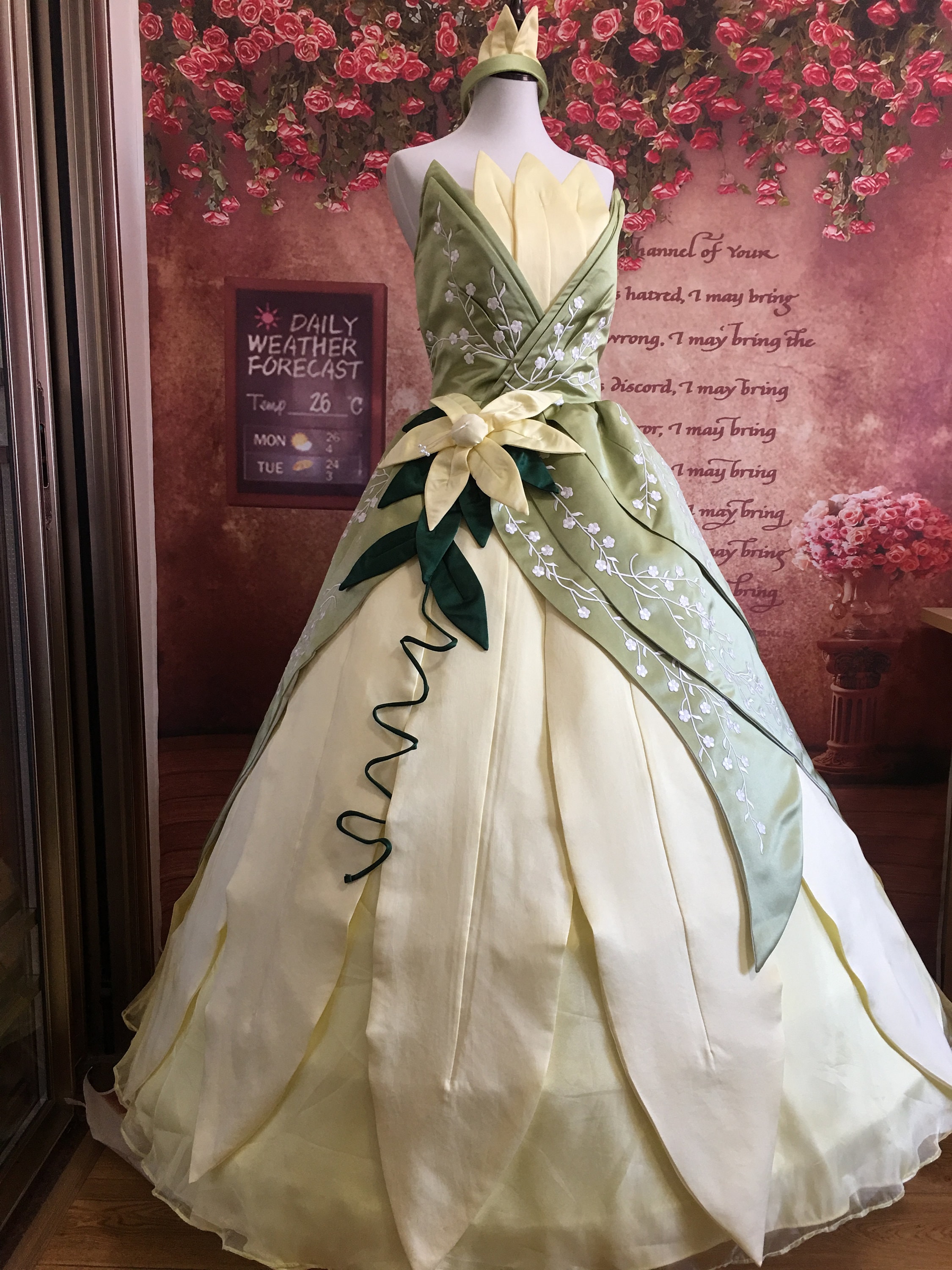 刺繍ティアナドレス プリンセスと魔法のキス コスプレ衣装 - Etsy 日本