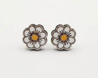 Daisy Head Flower stud earrings – Cute floral jewellery – Spring gift for her – Handmade flower accessories – Cottagecore aesthetic studs