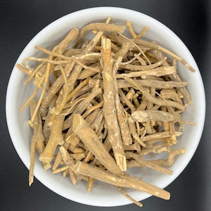 Ganze getrocknete Ashwagandha Wurzel - Natürliche Kräuterergänzung