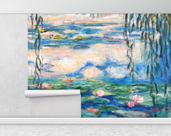 Könnte beinhalten: Eine Tapetenmalerei mit einem impressionistischen Gemälde von Seerosen. Das von Claude Monet signierte Kunstwerk verwendet Blau-, Grün-, Rosa- und Gelbtöne, um eine ruhige Teichszene zu schaffen. Ein dekoratives Element für Innenräume.