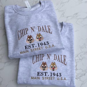 Sweat-shirt brodé Chip and Dale : Disneyland Main Street USA