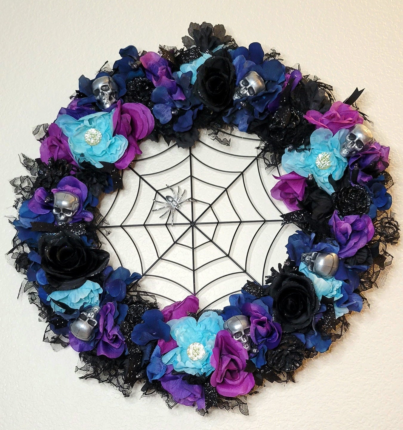 Lovely Illuminated Halloween Wreath Purple Turquoise Black Silver Skull ...