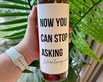 Etiqueta de vino personalizada para anunciar el embarazo: Revelación del bebé