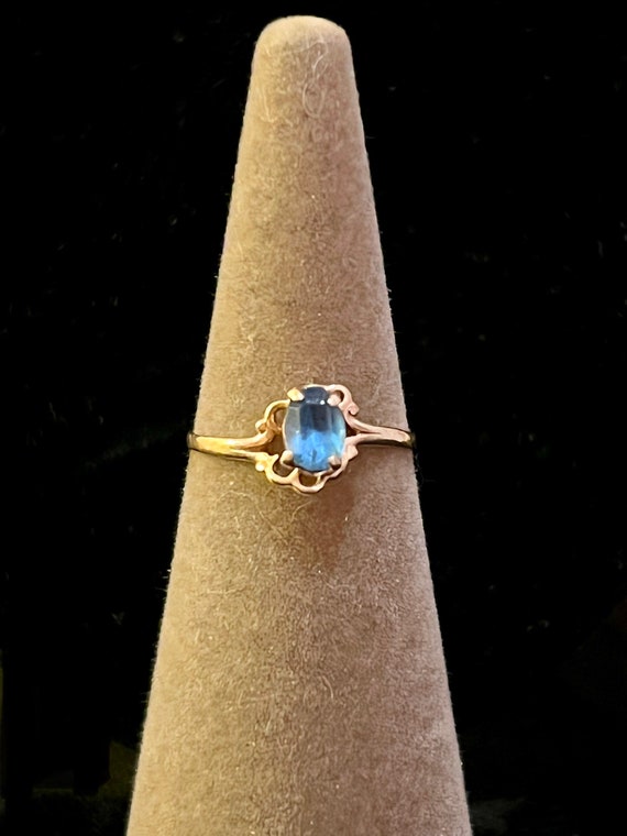 10k Gold with Aqua Glass Ring