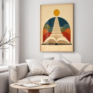 K&ouml;nnte beinhalten: Ein rechteckiger Wandkunstdruck, der ein aufgeschlagenes Buch zeigt, dessen Seiten eine Treppe bilden, die zu einer gelben Sonne f&uuml;hrt. Der Hintergrund besteht aus einem dunkelblauen Bogen &uuml;ber halbkreisf&ouml;rmigen Formen in Orange, Gr&uuml;n und Rot.
