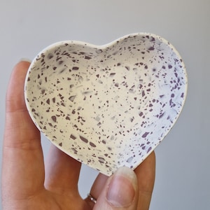 HEART DISH Eco-Resin, Trinket Dish, Perfect for Jewellery Storage or Decoration, Terrazzo and Marble Designs, Valentines Gift Idea for Them