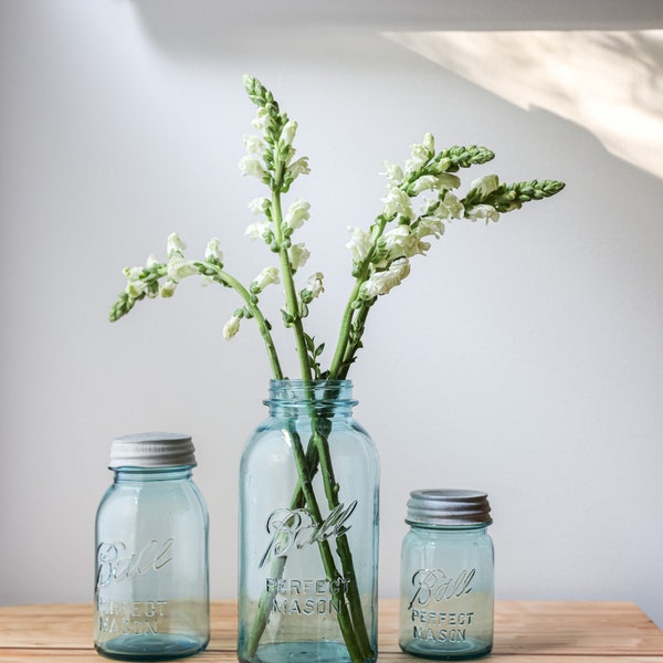 Vintage Set of 3 Blue Ball Half-Gallon/Quart/Pint Jars. 1923-1933 Logo w/ LIDS. GREAT VALUE!