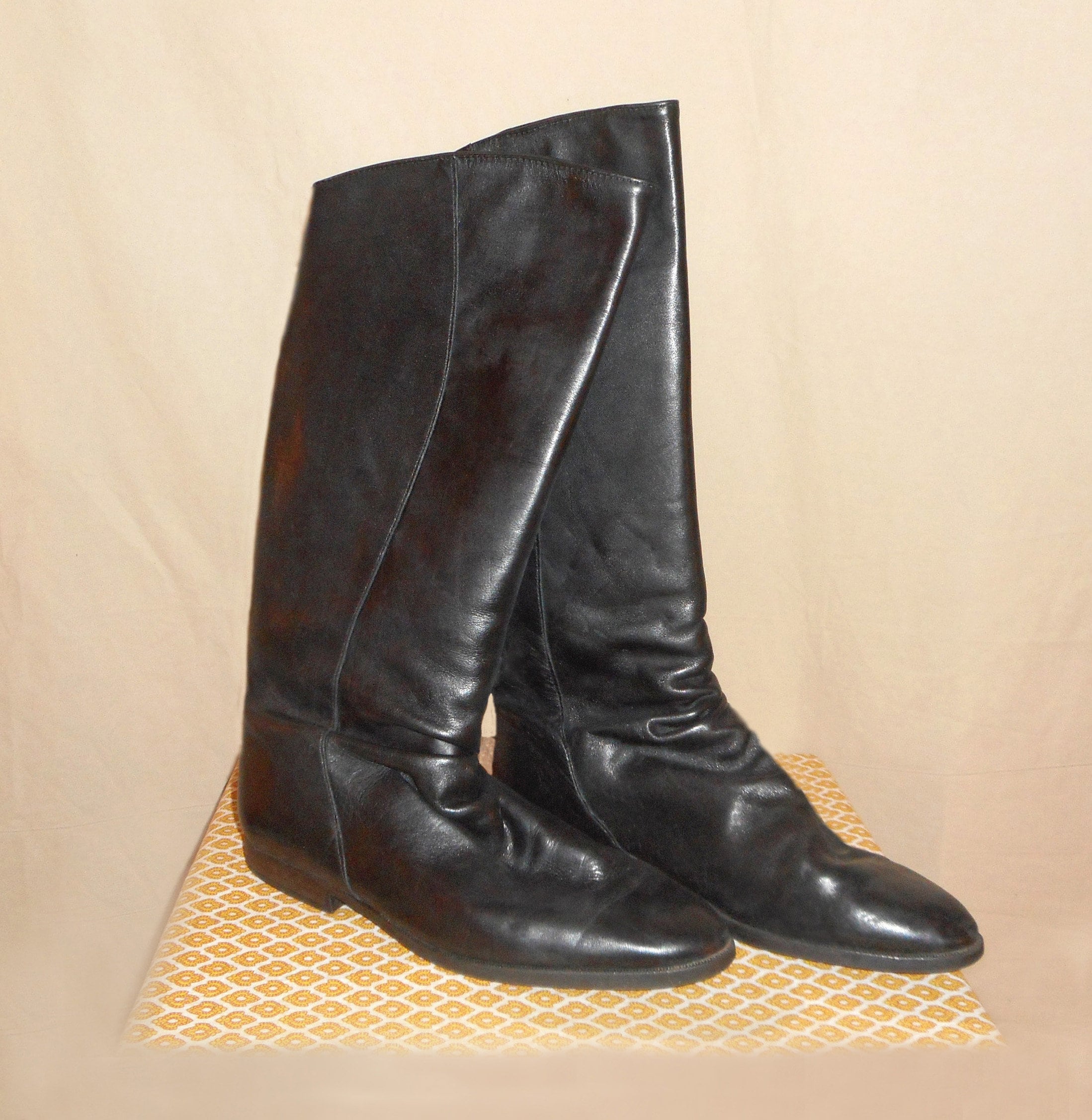 Santana Canada real leather combat boots. Slight used, still in great condition Santana Canada Melita Winter Boots EUR 36 Womens Size 6  main image 2