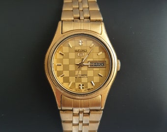 Seiko Beautiful Vintage Quartz Watch / Gift for Her