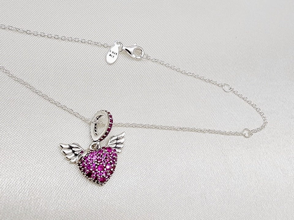 Yumilok Collana da donna con ciondolo a forma di farfalla, in