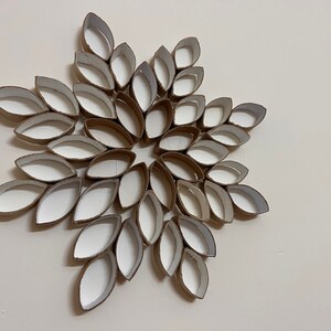 Decoration with carton rolls