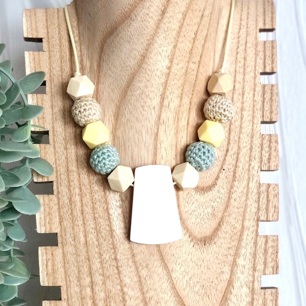 Collier allaitement perles vert d’eau, jaune beige