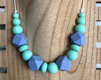 Nursing necklace in green and cornflower blue silicone beads