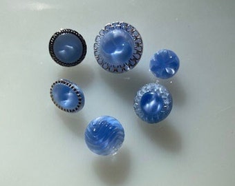 Collection vintage de boutons en verre -- Bleu clair de lune -- Lot F