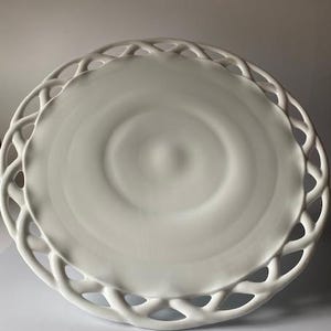 Vintage COLONY Lace Edge MILK GLASS pedestal cake stand