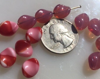 Vintage Czech Glass Beads, 9 by 12 mm Twisted Ovals (6)