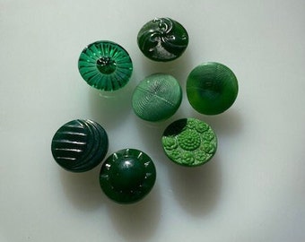 Colección de botones de vidrio vintage-- Botones de color verde profundo--Lote Q