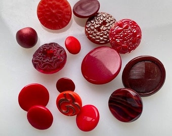Botones mixtos de vidrio checo vintage - Tonos de rojo - Lote 26