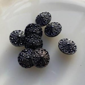 ヴィンテージ チェコ製 ブラックガラスボタン -- 3/4インチ ブラック
