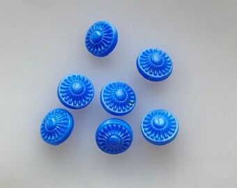 Vintage Czech Glass -- 1/2" Delft Blue Dainty Buttons (7)