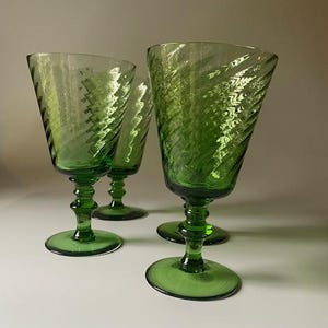 Set of 4 Green Swirl 12 oz Glasses drinkware barware