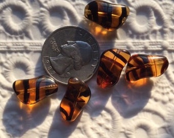 Vintage Czech Glass -- 10 by 16 mm Amber Swirls baroque beads (6)