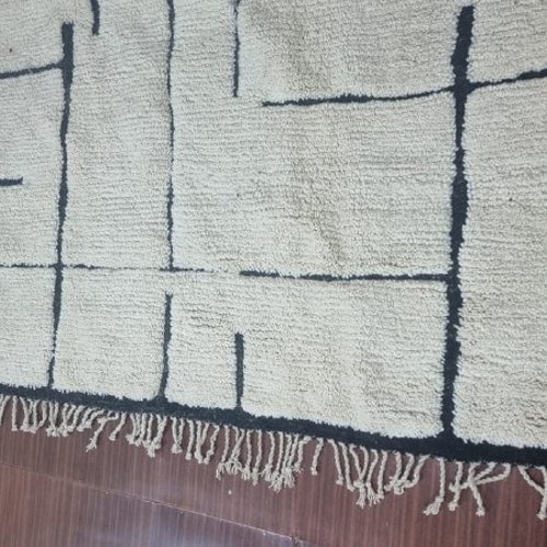 Moroccan rug , White Cherckered rug, Berber vintage rug, boho shops style, wool rug 8x10.