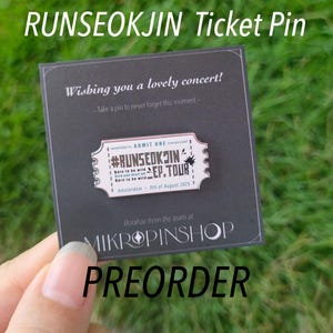 VORBESTELLUNG – Jin Concert Hard Enamel Pin | Führe Seokjin Tour BTS aus
