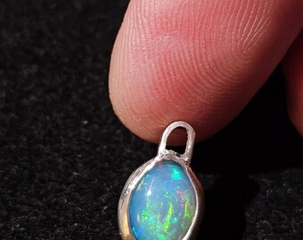 Ciondolo In Opale Naturale Welo 93.45 Ct Con Argento 925 – Taglio Ovale