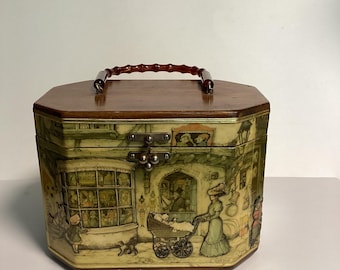 Vtg 1970s Anton Pieck 3D Decoupage Victorian Scene Wooden Octagonal Box Purse With Lucite Handle