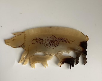 Vintage Mexican Hand Carved Ox Horn Pig Shaped Comb
