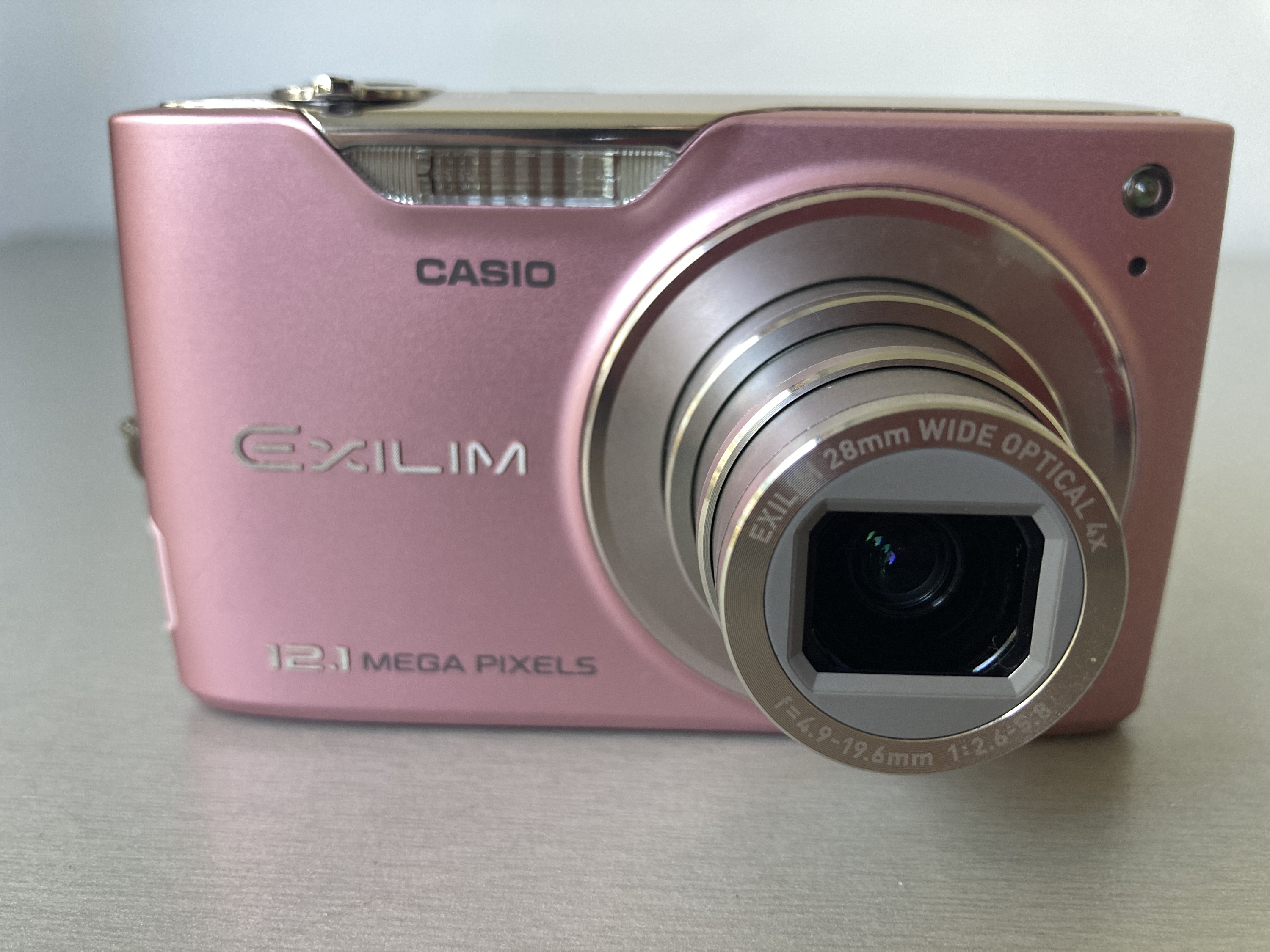 CASIO EXILIM 12.1メガピクセル ピンク CASIO EXILIM 12.1 MEGA PIXELS ピンク